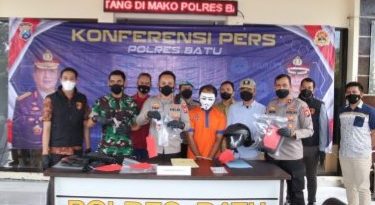 Viral di Medsos, Polres Batu Berhasil Bekuk Pria Todongkan Senpi di Jalan Pandanrejo Bumiaji