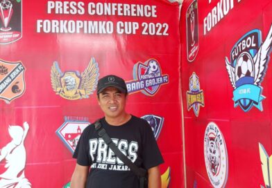 Wakil Ketua Bidang OR PWI Koordinatoriat Jak-Bar Budi Beler Prediksi Final Sepakbola Forkopimkot Cup 2022 Cetar FC Menang Telak