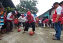Meriahkan HUT Ke-77 RI, Warga RT 13/04 Rawa Buaya Emak-emak Lomba Bola Pukul Terong