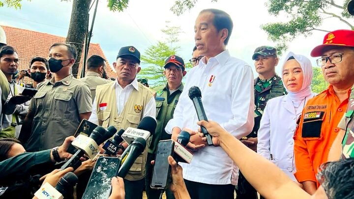 Presiden Joko Widodo Kunjungi Para Korban Gempa Bumi Cianjur Ginakan