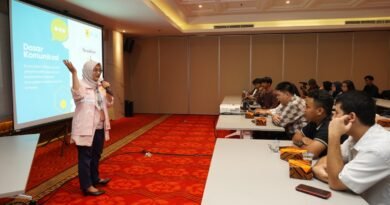 Srikandi PLN Mengajar: Mahasiswa LP3I Jakarta Gali Lebih Dalam Peran Humas di Era Digital