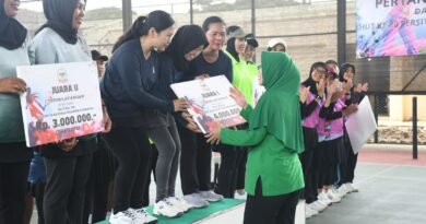 Tim Tenis Persit Koorcab Rem 081 Juara I, Danrem Untoro Siap Kucurkan Bonus