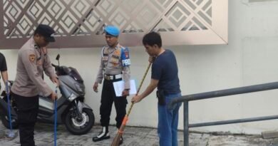 Peringati Isra Mi’raj 1447 H, Polres Metro Jakarta Barat Bersihkan Rumah Ibadah