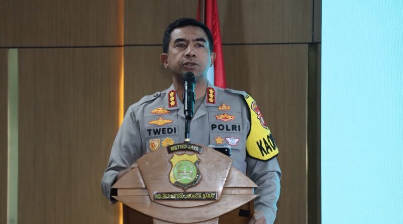 Kapolres Metro Jakarta Barat: Personel Binmas Harus Menjadi Polisi yang Dekat dengan Masyarakat