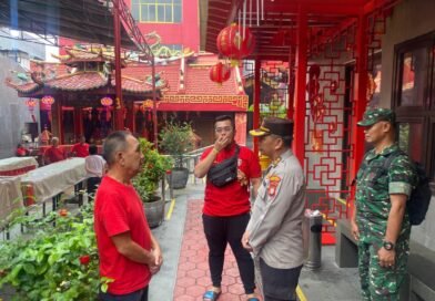 Jelang Imlek 2577, Tim Asistensi Polres Metro Jakarta Barat Tinjau Sejumlah Vihara di Taman Sari