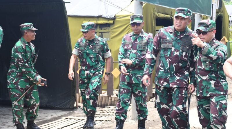 Danrem Dampingi Pangdam Tinjau Yon TP 886/PJ di Tulungagung