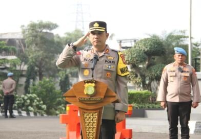 AKBP Rezi Dharmawan Pimpin Apel Jam Pimpinan di Polres Metro Jakarta Barat