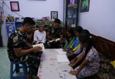 Bangun Generasi, Satgas TMMD Ke 127 Bimbing Belajar Anak-Anak Barurejo