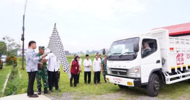 Secara Simbolis Pemda dan Kodim 0808 Serahkan Kendaraan Truk KDKMP di Wilayah Blitar Raya