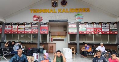 Armada AKAP Tidak Masuk Terminal Kalideres, Papan Nama PO Bus di Loket Terancam Dicopot