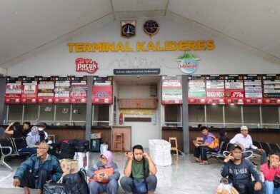 Armada AKAP Tidak Masuk Terminal Kalideres, Papan Nama PO Bus di Loket Terancam Dicopot