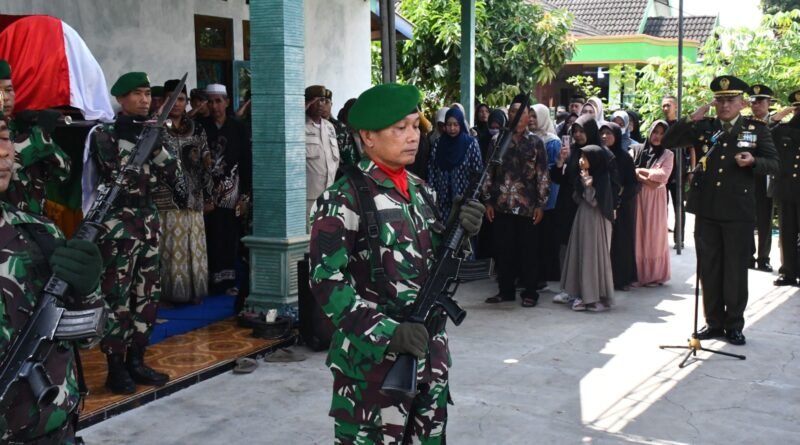 Danrem Kolonel Arm Untoro Hariyanto Pimpin Penghormatan Terakhir Letda Cke Damas