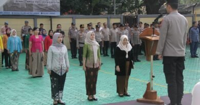 Polres Metro Jakarta Barat Gelar Upacara Peringati Hari Kartini
