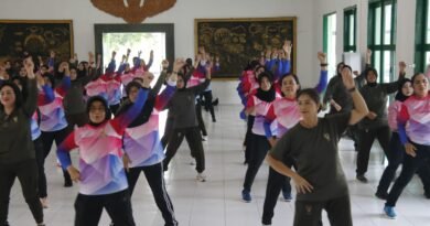 Peringati Hari Kartini Kowad dan Polwan di Madiun Gelar Olahraga