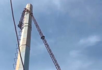 Tower Roboh Timpa Tiga Rumah, Satu Orang Luka Ringan di Kembangan, Jakarta Barat