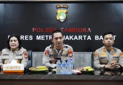 Dua Polsek Dapat Arahan Dari Wakapolres Jakarta Barat, Harus Disiplin dan Humanis Melayani Masyarakat