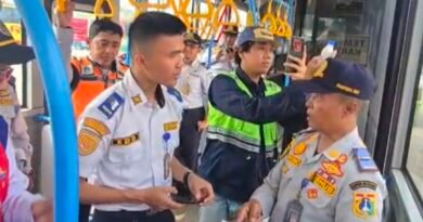 Dishub DKI Jakarta Periksa Standar Pelayanan Bus Transjakarta di Terminal Kalideres