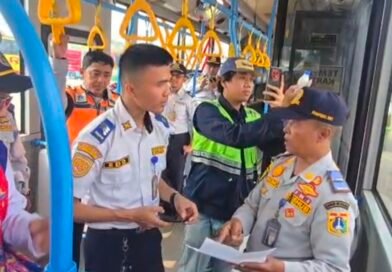 Dishub DKI Jakarta Periksa Standar Pelayanan Bus Transjakarta di Terminal Kalideres