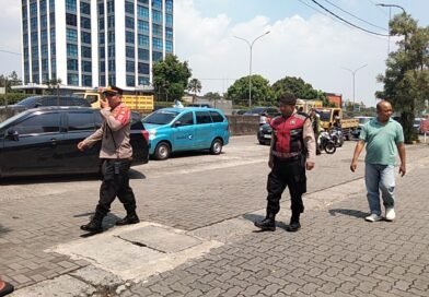 Cegah Kejahatan, Polsek Kebon Jeruk Gunakan Jurus Patroli jalan kaki