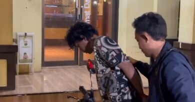 Polisi Lagi Siskamling Bareng Warga, Eh Malah Nangkep Maling HP