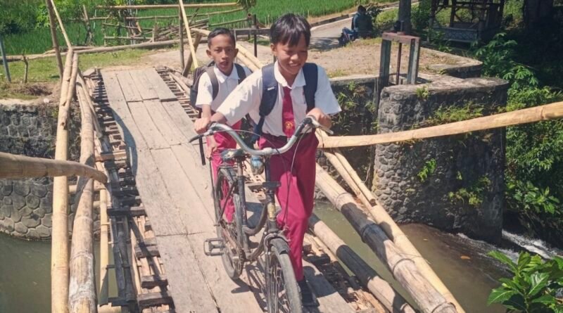 Jembatan Sesek di Sentul Mengkhawatirkan, Danrem Untoro Prioritaskan Harapan Baru Lewat Jembatan Garuda