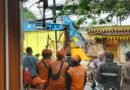 Belasan Bangunan Semi Permanen di Atas Saluran Air Jalan Bangun Nusa Raya Dibuldoser Pemkot Jakbar