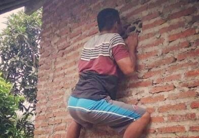 Lagi Asyik Intip Sambil Videoin Cewek Mandi, Laki-Laki Selengekan Itu Akhirnya Ditangkap Polisi Muara Baru