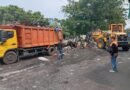 Sudin LH Jakarta Pusat Kerahkan Personel dan Armada Bersihkan Sisa Kebakaran di Kemayoran