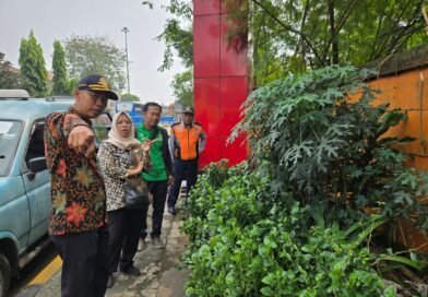 Kasatpel Terminal Kalideres Bersama Kasatpel Pertamanan Kecamatan Kalideres Wacanakan Penghijauan Taman Terminal