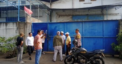 Tim Reserse Polsek Kalideres Cek Gudang Diduga Tempat Pengemasan Oli Palsu di Kamal