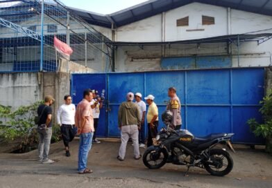 Tim Reserse Polsek Kalideres Cek Gudang Diduga Tempat Pengemasan Oli Palsu di Kamal