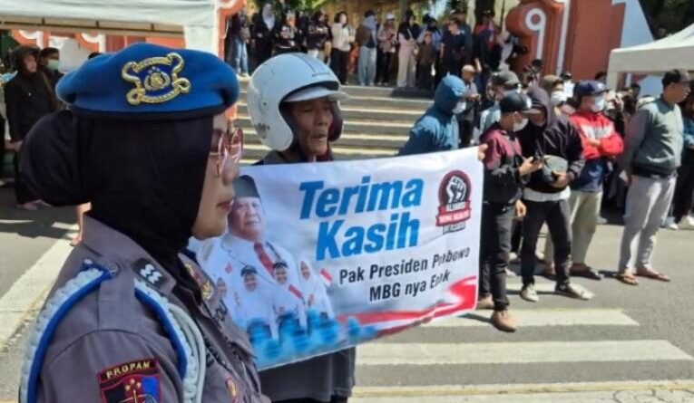 Aliansi Wong Nganjuk Bersatu: Pak Presiden Prabowo, Program MBG Lanjutkan