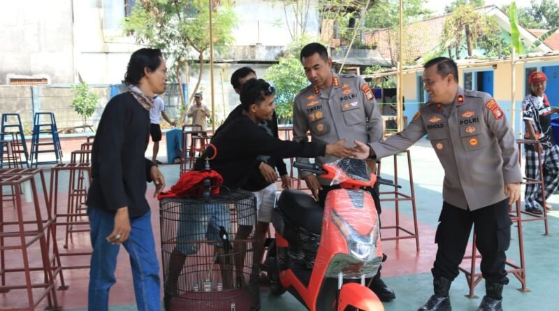 Rangkaian Hari Bhayangkara Ke-80, Polsek Kalideres Gelar Festival Burung Berkicau Kapolres Cup I