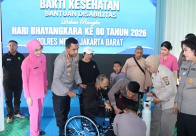 Bertepatan Hari Bhayangkara ke-80, Polres Metro Jakarta Barat Gelar Bakti Kesehatan untuk Masyarakat