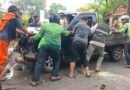 Diduga Sopir Ngantuk, Mobil Operasional PPSU Hantam Trotoar di Jalan Utan Jati Raya Kalideres