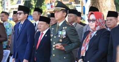 Komandan Kodim 0806/Trenggalek Letkol Inf Isnanto Roy Saputro, bersama jajaran Forum Koordinasi Pimpinan Daerah (Forkopimda) menghadiri Upacara Peringatan Hari Bhayangkara Ke-80 Tahun 2026 di Alun-Alun Kabupaten Trenggalek, Rabu (1/7/2026). Foto: Istimewa