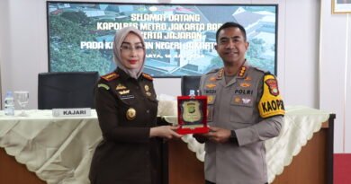 Kapolres Metro Jakarta Barat Silaturahmi dengan Kajari, Perkokoh Kolaborasi Polri dan Kejaksaan