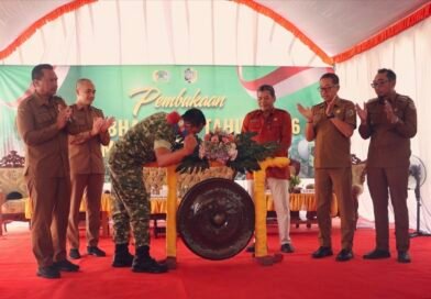 Dandim 0807/Tulungagung, Letkol Arh Hanny Galih Satrio Buka Karya Bakti TNI Bangun Jalan di Desa Wonorejo