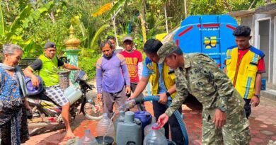 Trenggalek Kekeringan, Ribuan Liter Air Bersih Disalurkan kepada Warga Panggul