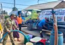 Kekeringan, TNI-Polri dan BPBD Salurkan 24.000 Liter Air Bersih Kepada Warga Panggul