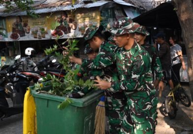 TNI Bersih-Bersih Pasar di Madiun, Pedagang Rasakan Nayan