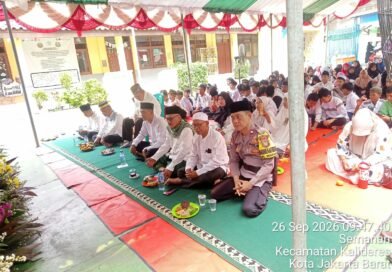 Bhabinkamtibmas Semanan Hadiri Maulid Nabi di SMK Kebudayaan