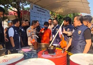 Polrestro Jakbar Bongkar Produksi Oli Palsu di Cengkareng, Tiga Tersangka Ditangkap