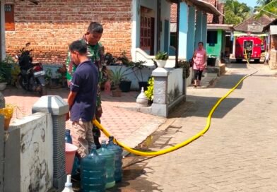 Kemarau Panjang, Kodim 0806/Trenggalek Kerahkan Water Tank Bantu Warga Krisis Air Bersih