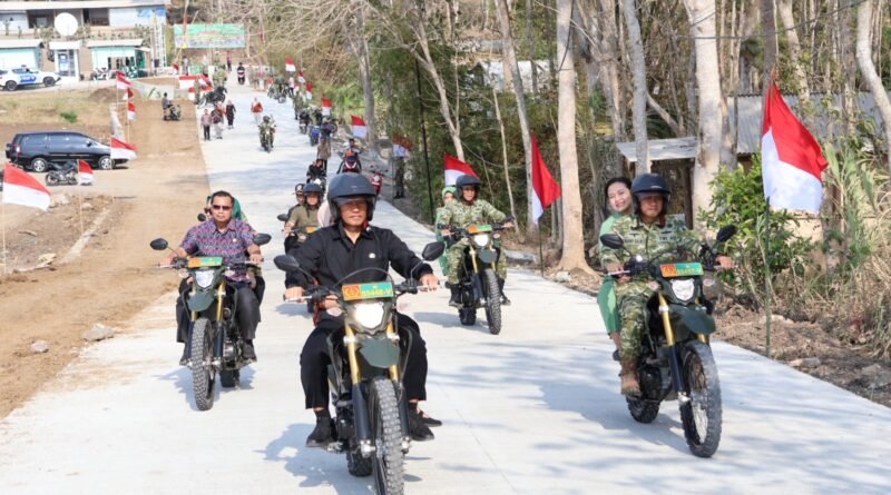 Perkuat Akses Warga, Karya Bakti TNI Bangun Jalan Beton di Desa Manding
