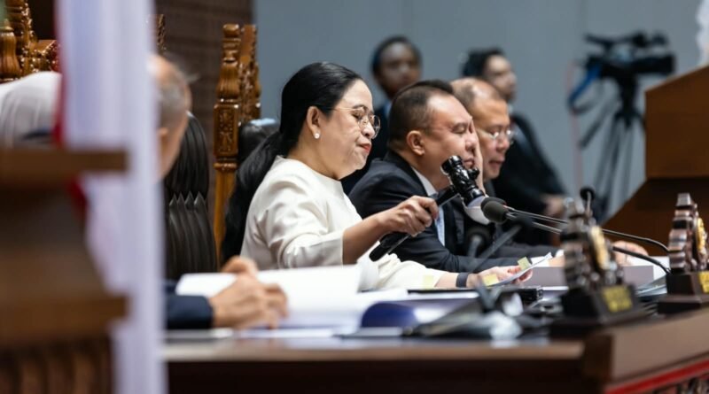 Puan Pimpin Pengesahan UU Pelindungan Ketenagakerjaan, Disambut Antusias Buruh