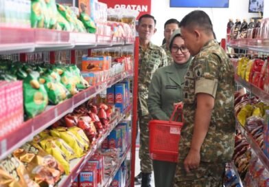 Danrem Erwin Belanja di Kopdes Merah Putih, Warga Akui Harga Lebih Murah