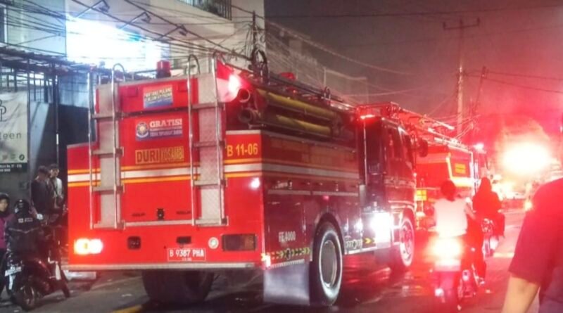 Gudang Oli di Cendrawasih Cengkareng Terbakar