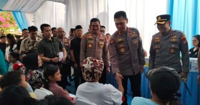 Polda Metro Jaya Gelar Bakti Kesehatan dan Salurkan 1.000 Paket Sembako di Kampung Ambon
