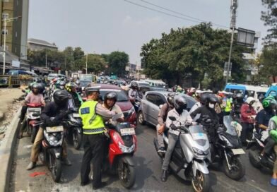 Satlantas Jakarta Barat Sosialisasikan Operasi Patuh Jaya 2026 di Sejumlah Traffic Light